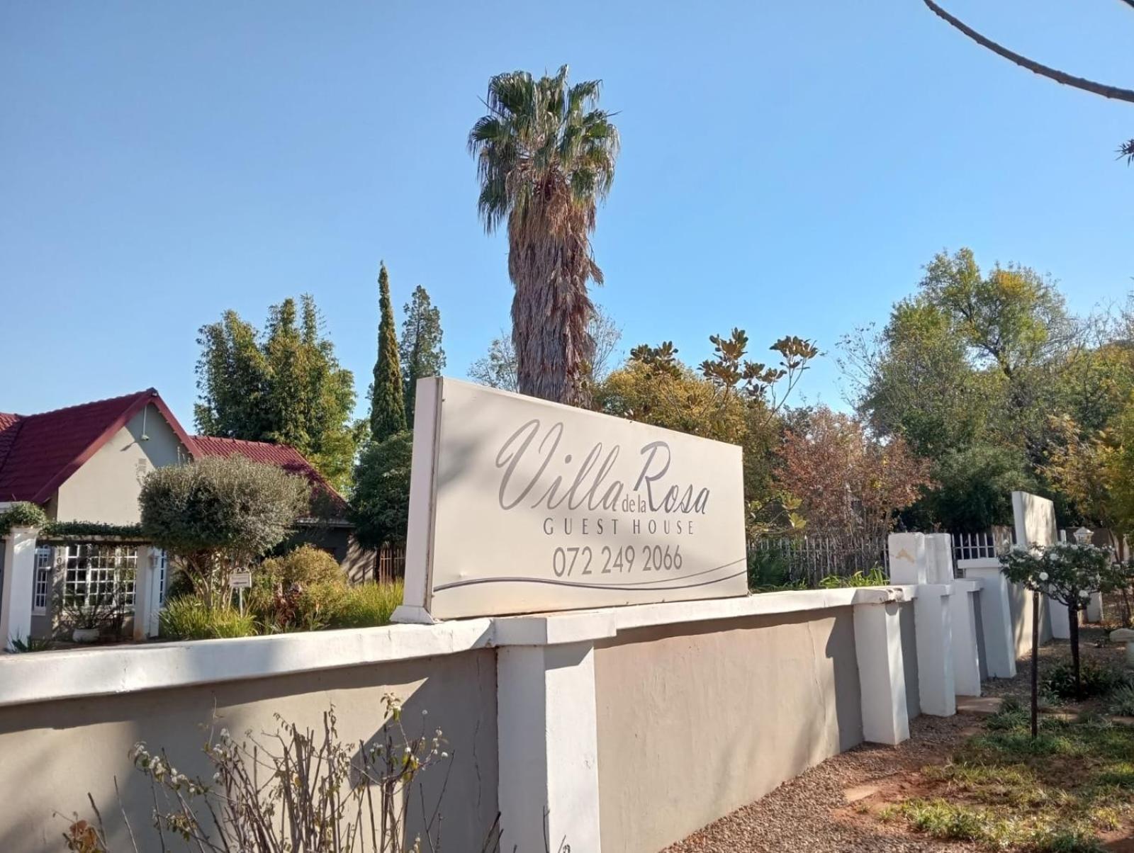 Villa De La Rosa Klerksdorp Buitenkant foto