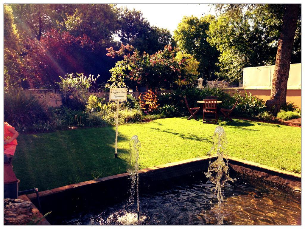 Villa De La Rosa Klerksdorp Buitenkant foto